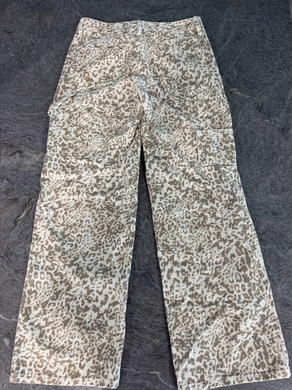 RSQ Neutral Leopard-Print Wide Leg Jeans - Picture 3 of 4